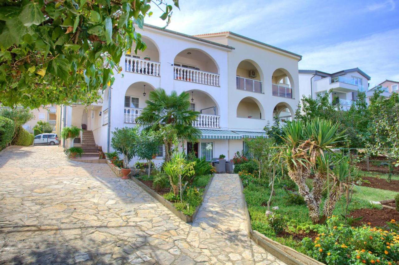 Apartmani Mara Matic Малинска Экстерьер фото