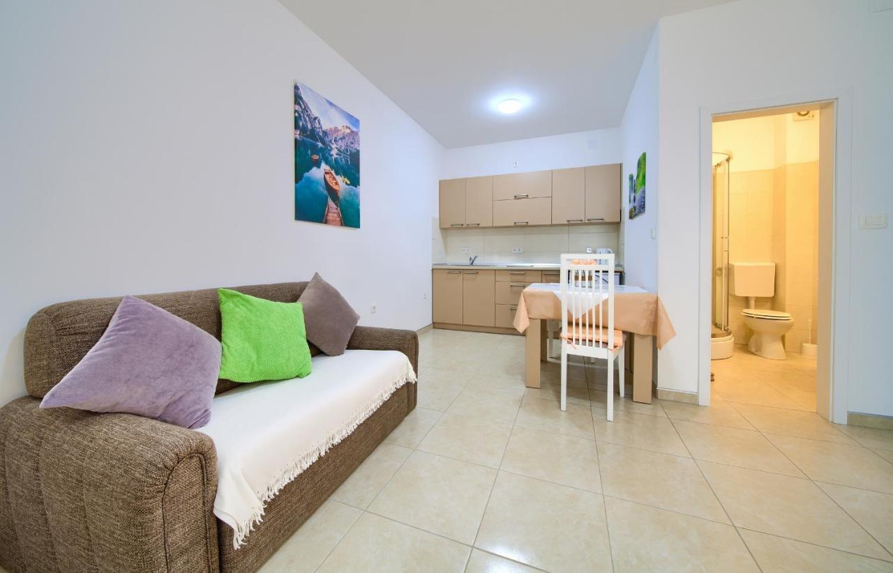 Apartmani Mara Matic Малинска Экстерьер фото