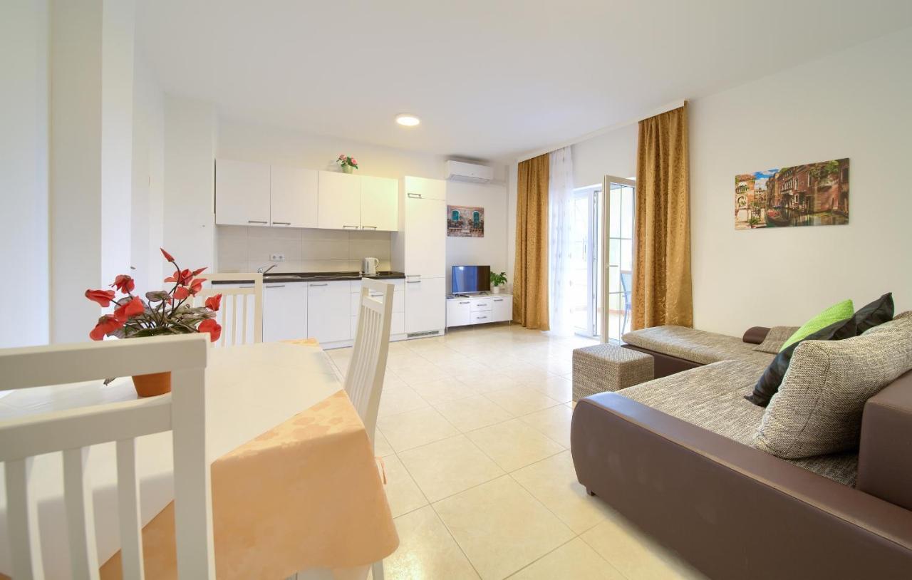 Apartmani Mara Matic Малинска Экстерьер фото